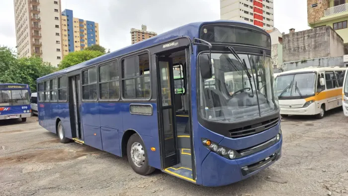 Onibus urbano 2013 mercedes