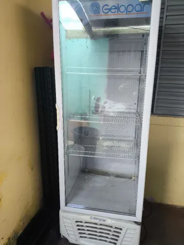 EXPOSITOR DE BEBIDAS