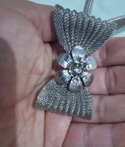Cinto elástico de metal com laço