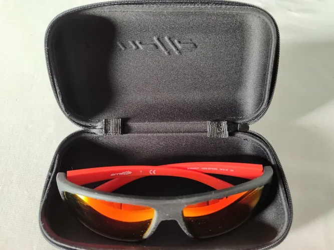 ÓCULOS DE SOL ARNETTE