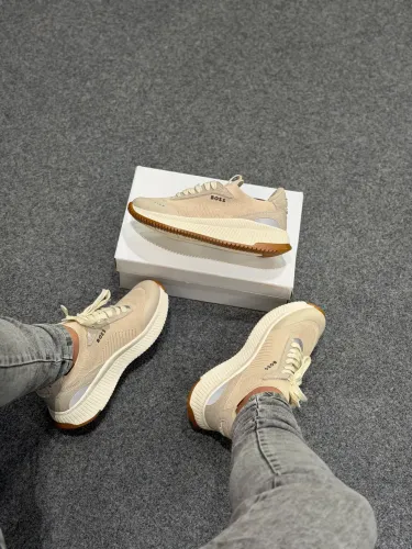 Tênis disponíveis do 38 ao 43 ?