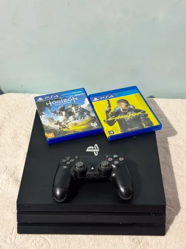 PS4 Pro 1TB 4K + 1 Controle + 2 Jogos | Versão 13.02