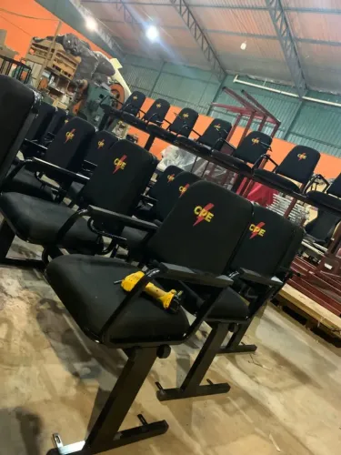 Longarinas para Igrejas e Auditórios
