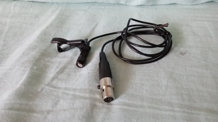 MICROFONE DE FERRO LAPELA