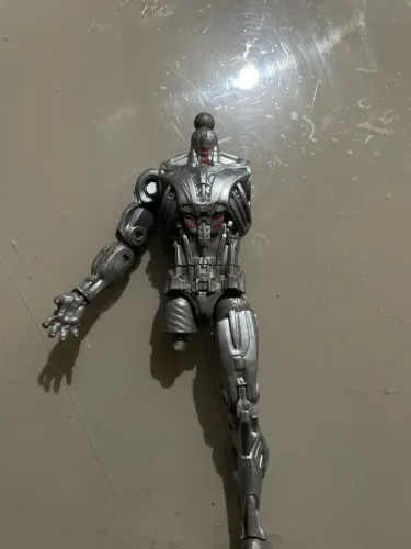 Action Figure Ultron Marvel Legends