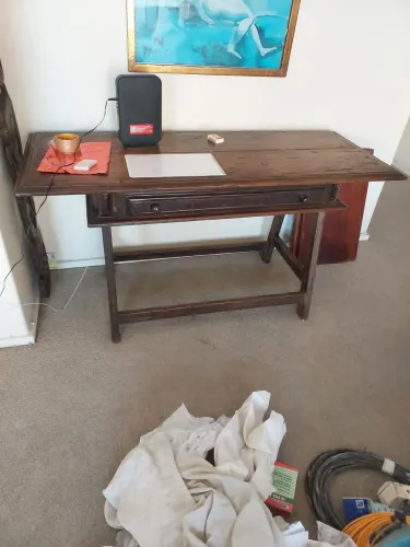 Mesa Antiga de Madeira Maciça com Gaveta século XIX