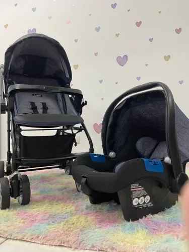 Burigotto Rio K carrinho de bebê com bebê conforto 