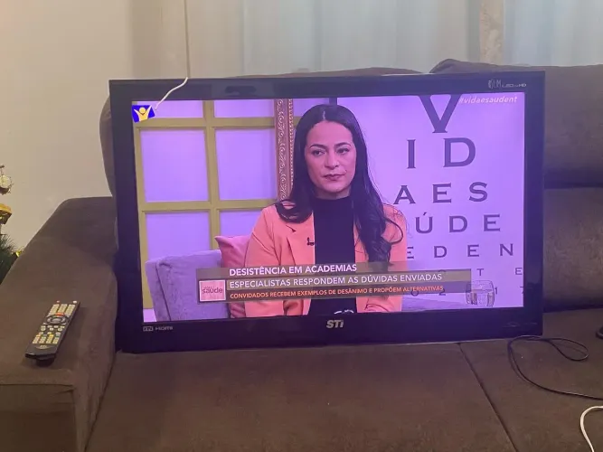 Vendo essa tv usada