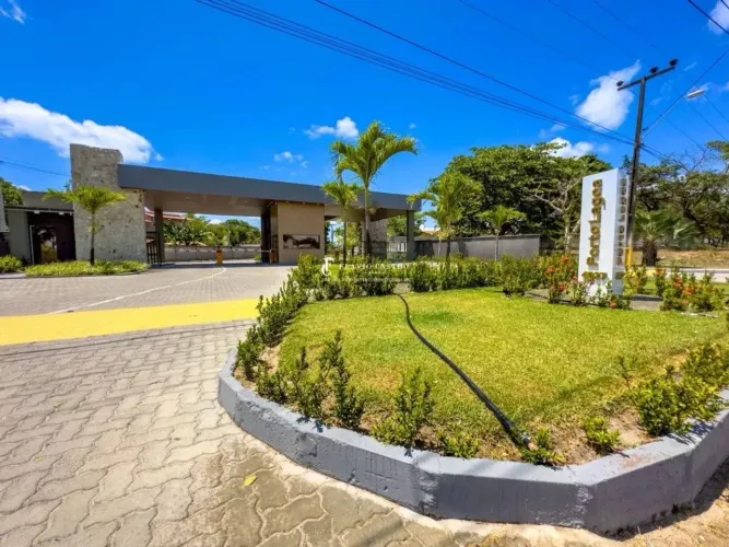 PORTO LAGOA  LOTEAMENTO EM CONDOMINIO FECHADO NA CIDADE DE EUSÉBIO/CE