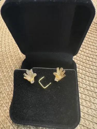 Brinco de ouro 18k com pedra de zircônia 