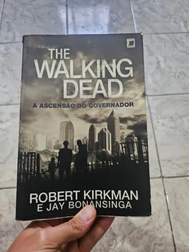 Livro The Walking Dead: A Ascensão do Governador (Vol. 1) Capa Comum