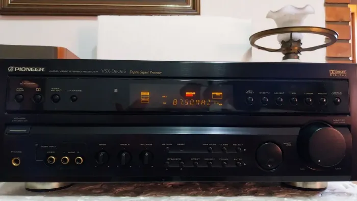 Receiver pioneer VSX-D 606s Digital  Signal Processor. Com entrada de Phono Magnético. 