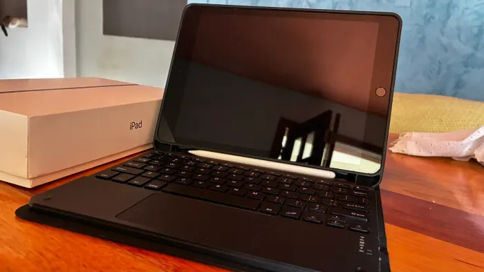 iPad 9 64GB Impecável + Kit Completo (Teclado, Caneta e Capa)