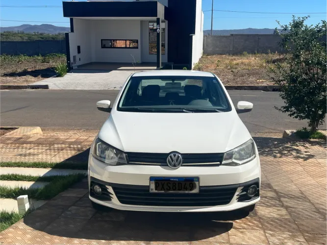 Vende se Volkswagen Voyage Comf/highli. 1.6 MI T.flex 8V 4P 2017