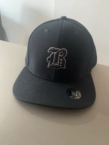 Boné aba reta Black Bulls