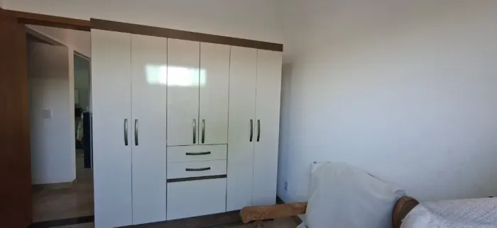 guarda roupa 6 portas 2 gavetas semi novo com sapateira