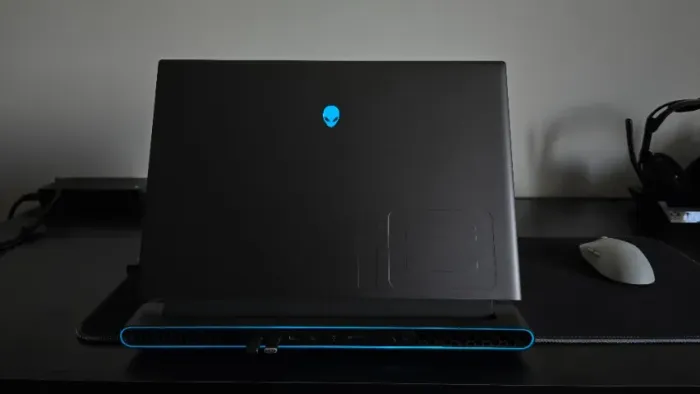 Notebook Alienware M18  i913900 - RTX4090 - 32GB RAM - Tela 18"480hz