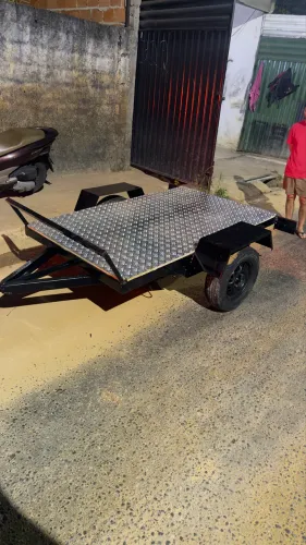 CARRETINHA PRANCHA PARA SOM E QUADRICICLO 