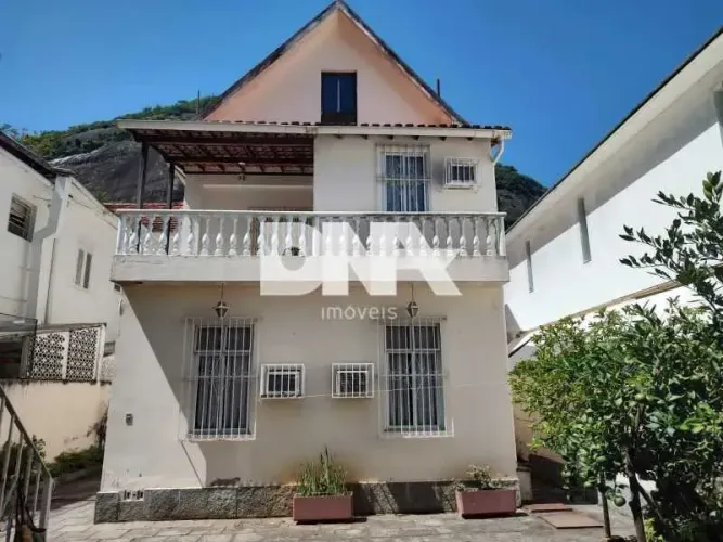 Casa de rua - / Residencial / Urca