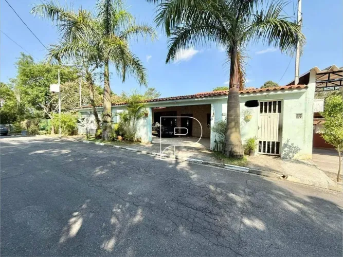 Casa com 3 dormitórios à venda, 359 m² por R$ 1.900.000,00 - Granja Viana - Carapicuíba/SP