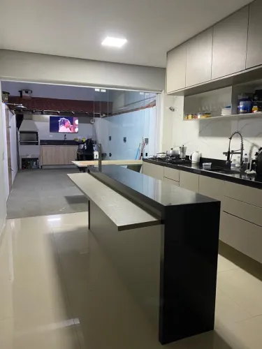 Lindo Sobrado Guarujá Ótima localização