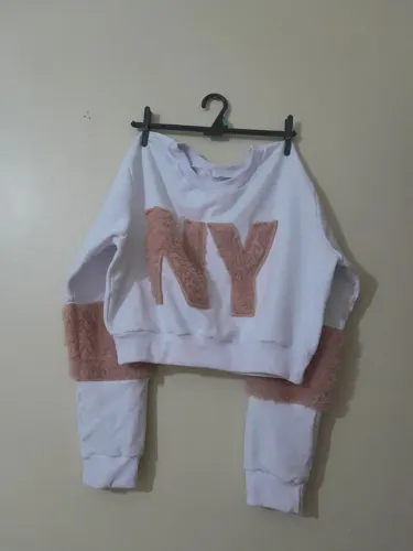  Moletom Blusa Cropped NY com Detalhe Pelúcia