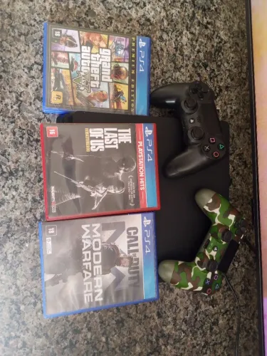 Vendo PS4 com 1TB de memória e jogos