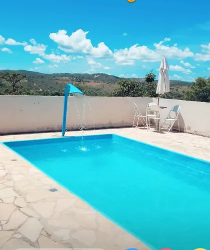Casa com piscina em São José de Almeida com 2 qts, 2 bnhs, fogão a lenha. * 