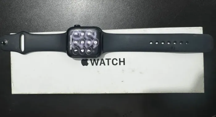 Apple Watch SE GPS Caixa Meia-noite de Alumínio 44mm Pulseira Esportiva Meia-noite M/G