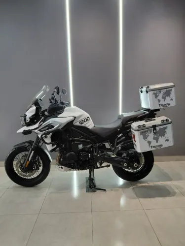 VENDO/TROCO E FINANCIO TRIUMPH TIGER 1200 XCX