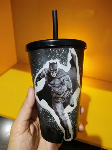 Copos Batman e Flash da Nutty Bavarian (liga da justiça)