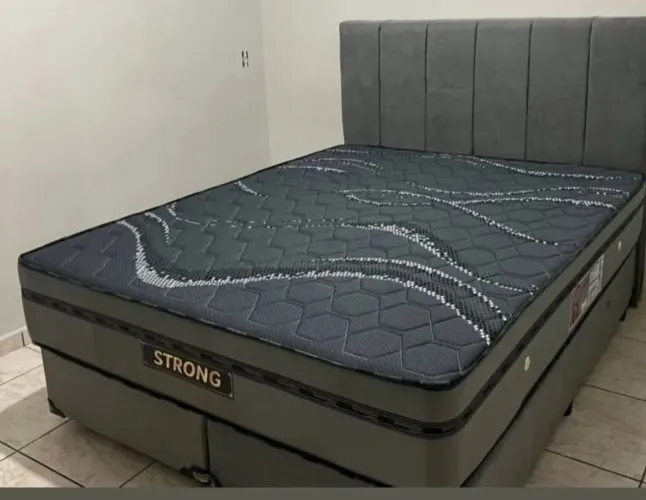 Cama  Queen  com Cabeceira  colchão  molas ensacadas 