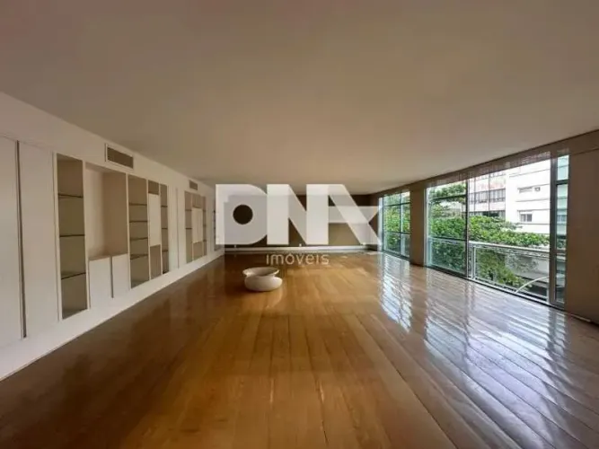 Apartamento - / Residencial / Leblon