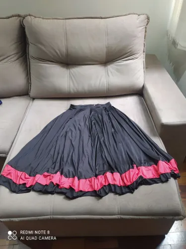 Saia de Dança Flamenca Preta com Detalhe em Vermelho