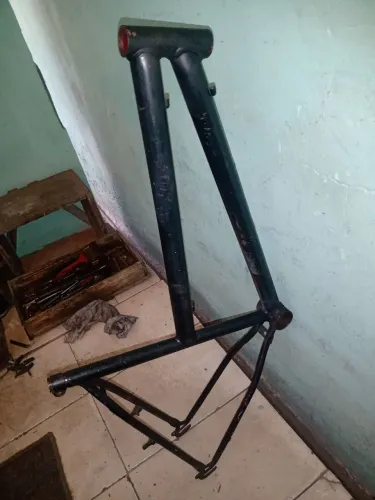 Quadro de bicicleta 26x1.9 sem garfo usado