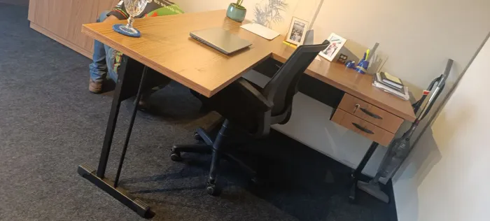 Mesa de Escritório em L Amadeirada novas 150x60