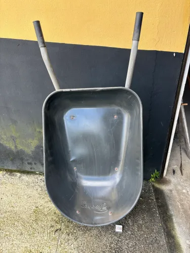 Carro de mão chapa 3,25x8 polegadas 50L Fischer.