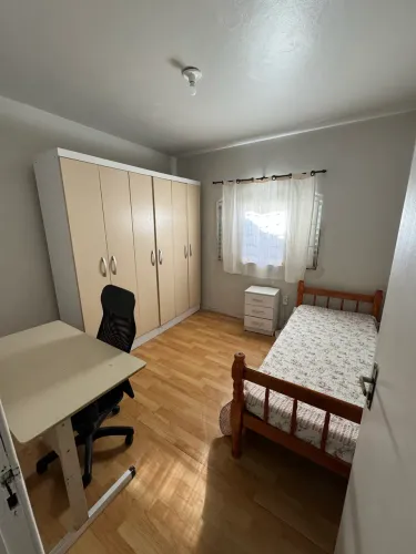 Excelente Quarto Individual em Pensionato Feminino