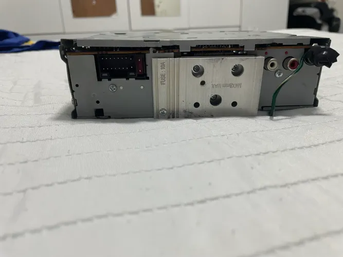 Vende-se rádio JVC