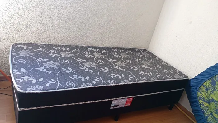 Cama box semi nova solteiro