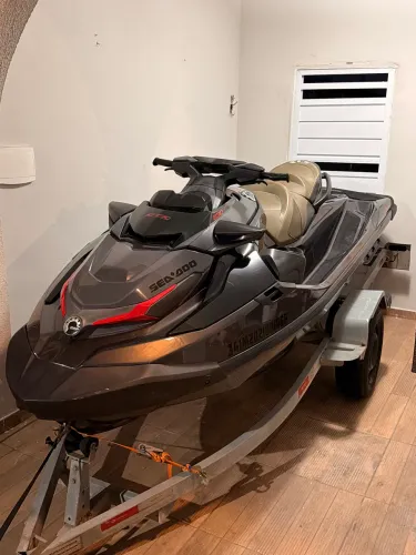 Jet ski sea doo 2021