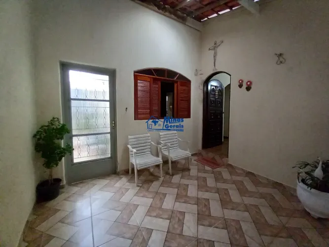 OPORTUNIDADE: DUAS RESIDÊNCIAS PELO PREÇO DE UMA! NO BOSQUE, PRÓX FARMÁCIA VERMELHA! CASA