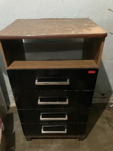 Cômoda com 4 Gavetas