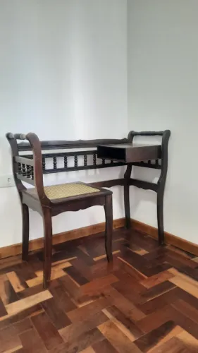 Mesa de Telefone Antiga (Fofoqueira) em Madeira e Palhinha