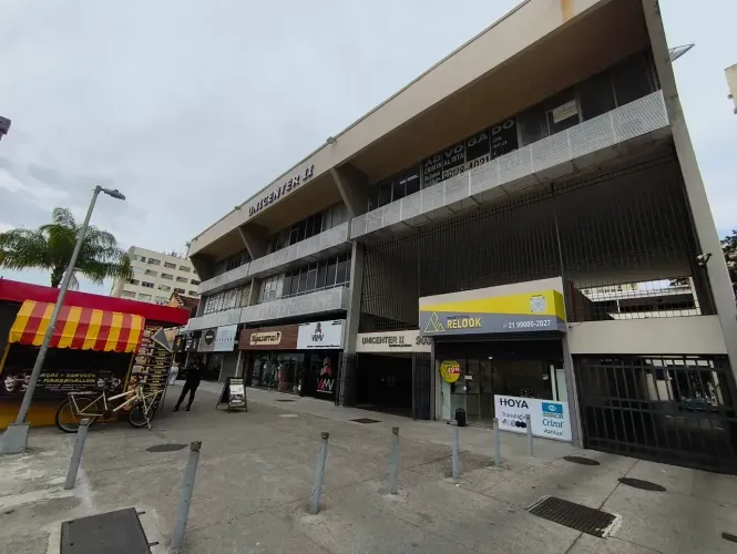 Centro comercial para aluguel tem 60 metros quadrados em Taquara - Rio de Janeiro - RJ