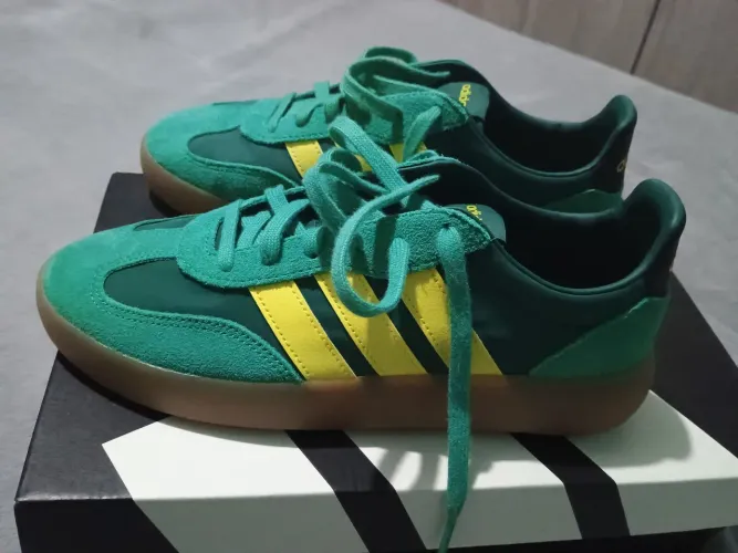 Tênis Adidas novo original na caixa número 41 !