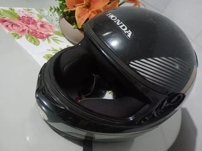 Capacete sem viseira 58 tá
