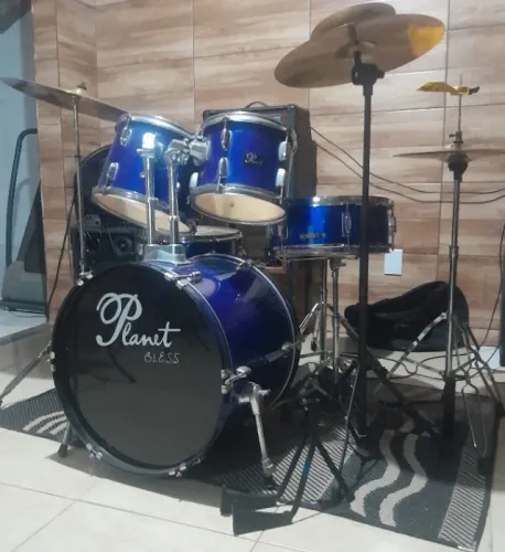 Bateria Planet Bless completa(muito nova)