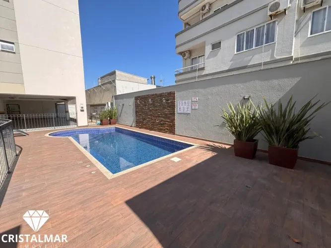 OPORTUNIDADE EM CONDOMINIO FECHADO- APTO MOBILIADO A 250 METROS DA PRAIA