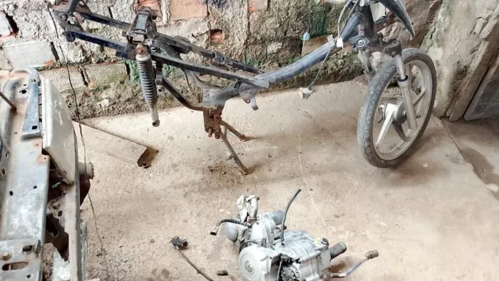 Vendo chassi e motor de fênix com númeraçao tudo em dias